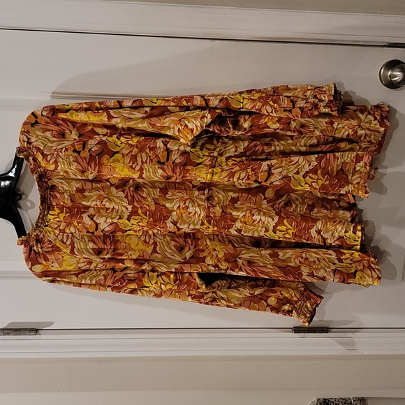 Torrid Floral Peasant Blouse Sz 3 NWT! - Picture 8 of 9